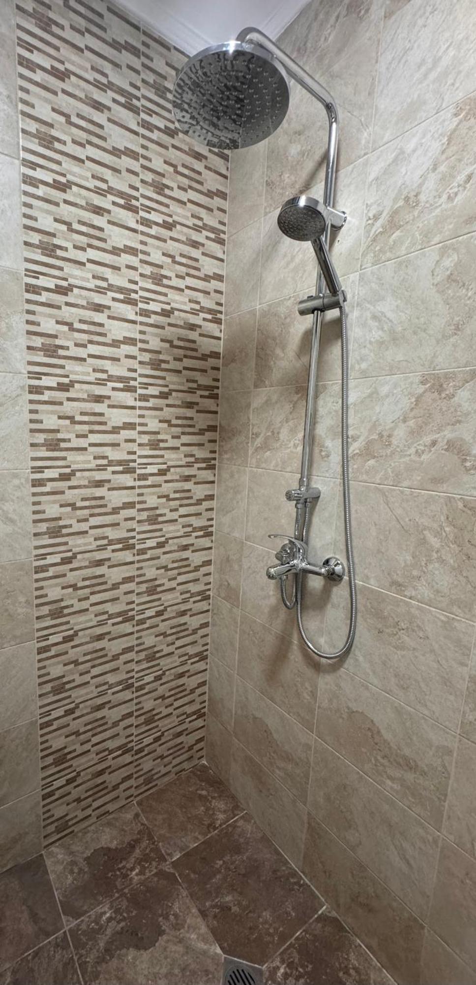 Goldy Central Beach Apartment With Private Garden Бургас Екстериор снимка