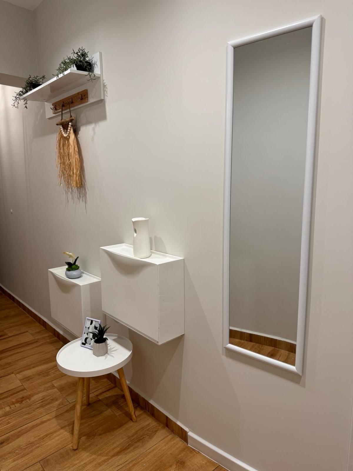 Goldy Central Beach Apartment With Private Garden Бургас Екстериор снимка