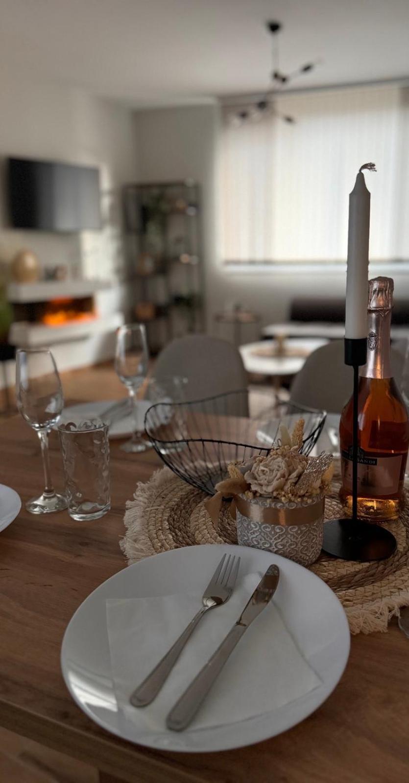 Goldy Central Beach Apartment With Private Garden Бургас Екстериор снимка